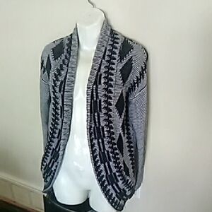 Yes💲1⃣▶▶Ricki's Black and White Knit Cardigan